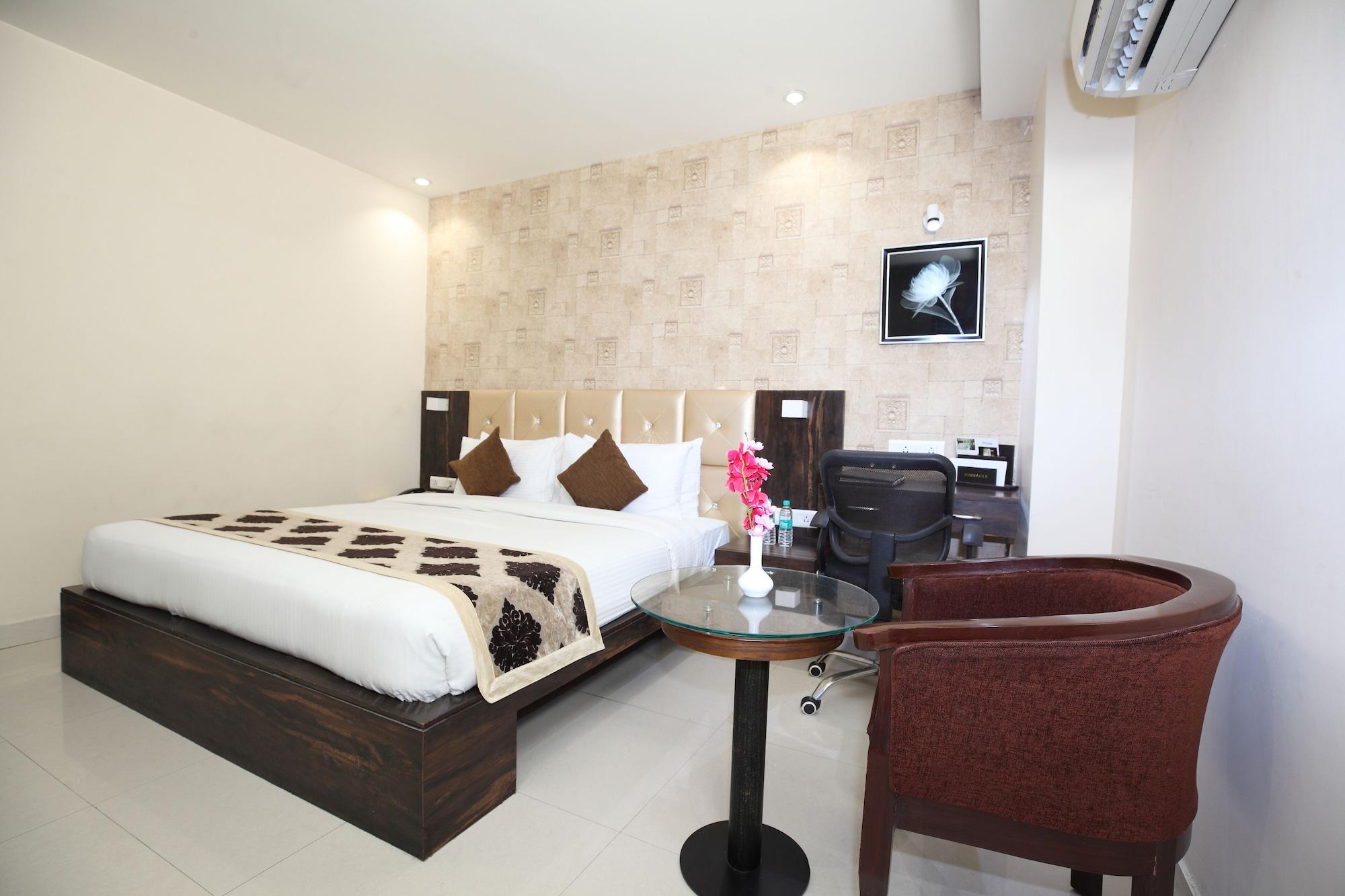 Pinnacle By Click Hotels, Lucknow Buitenkant foto