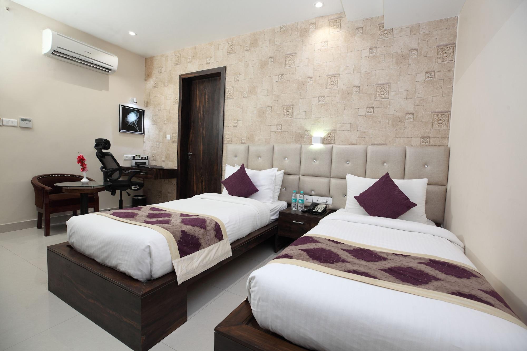 Pinnacle By Click Hotels, Lucknow Buitenkant foto