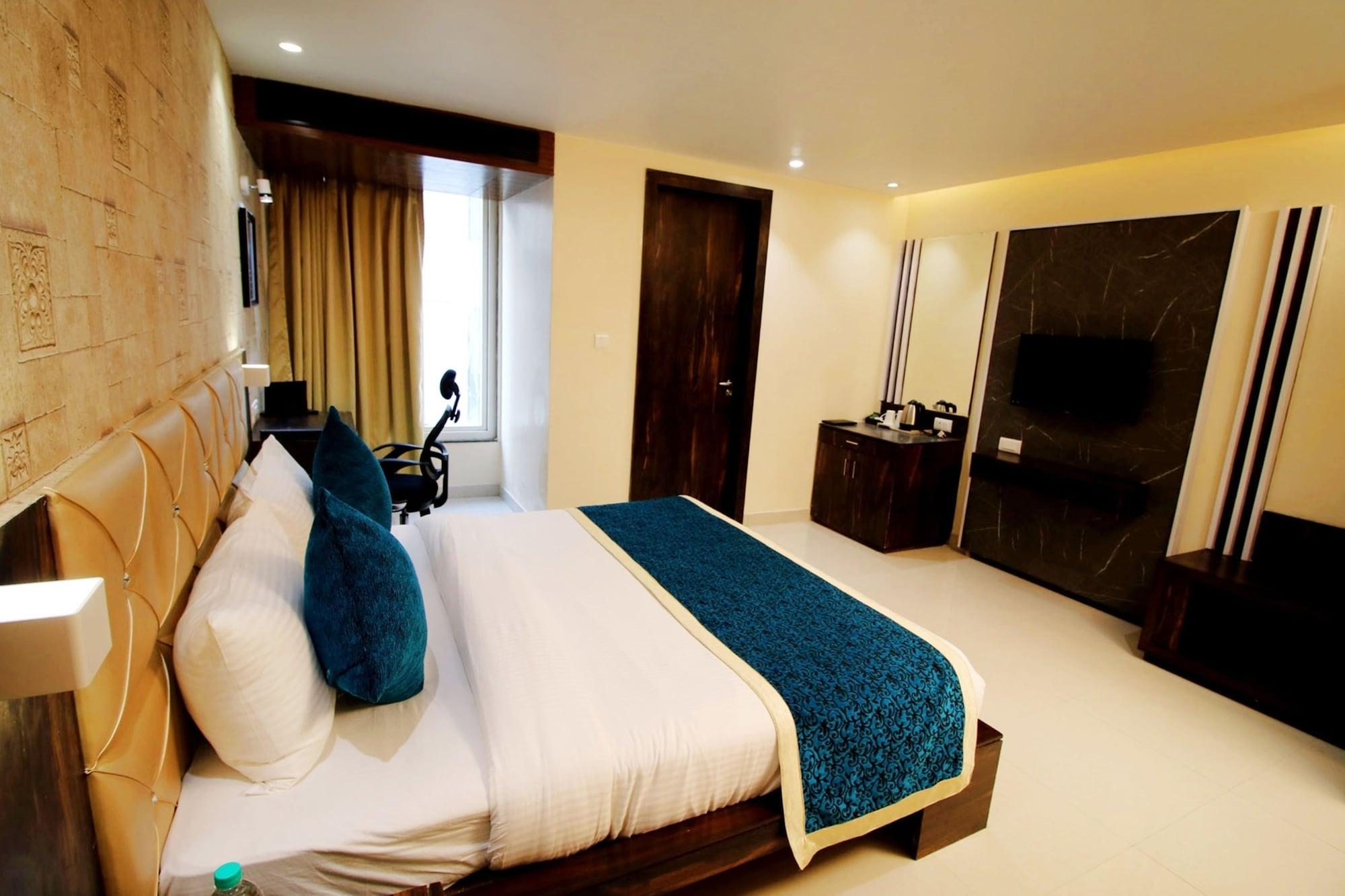 Pinnacle By Click Hotels, Lucknow Buitenkant foto