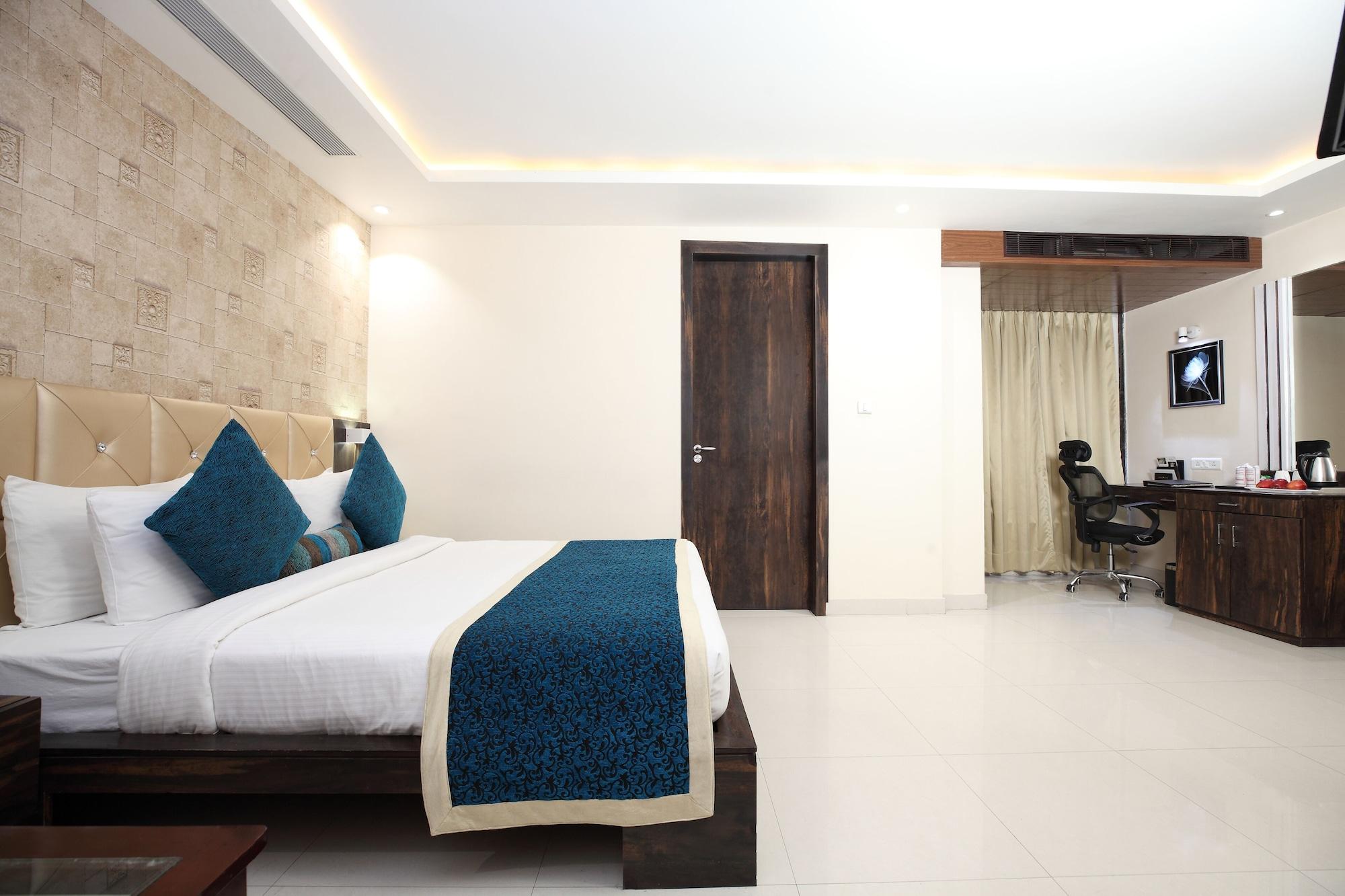 Pinnacle By Click Hotels, Lucknow Buitenkant foto