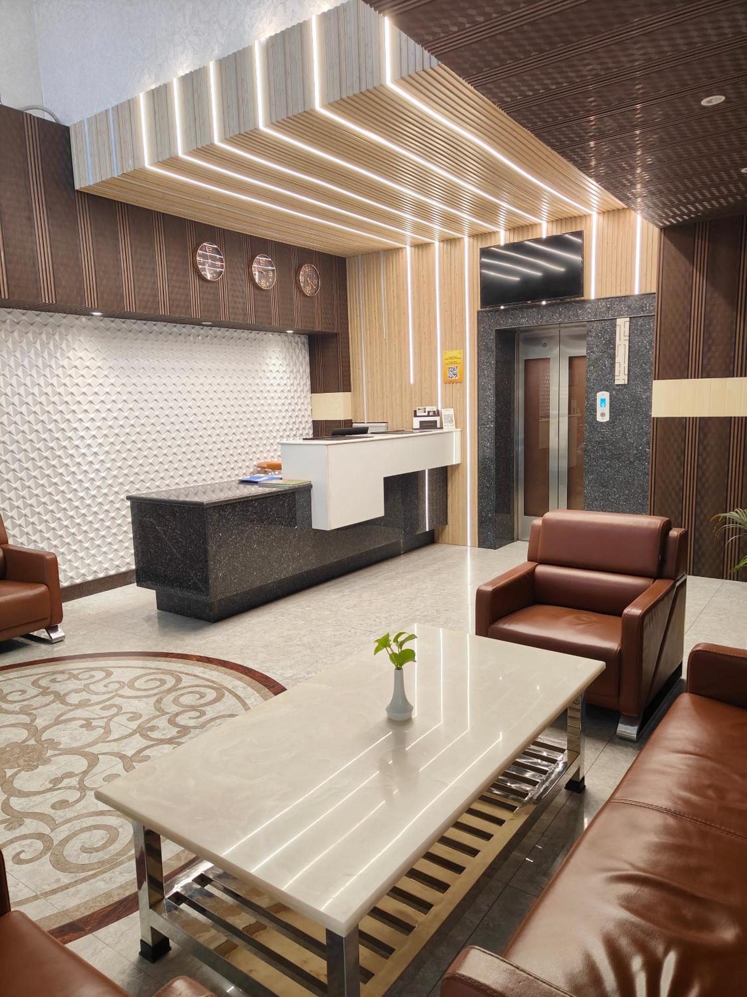 Pinnacle By Click Hotels, Lucknow Buitenkant foto