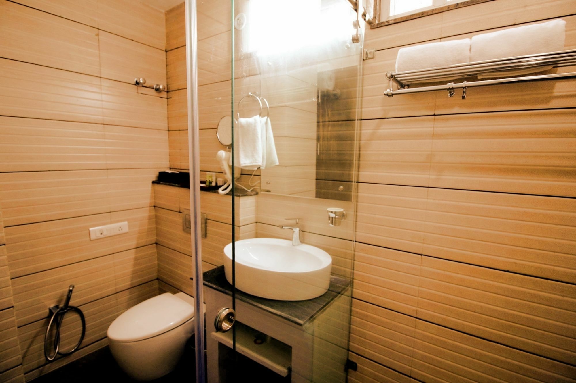 Pinnacle By Click Hotels, Lucknow Buitenkant foto