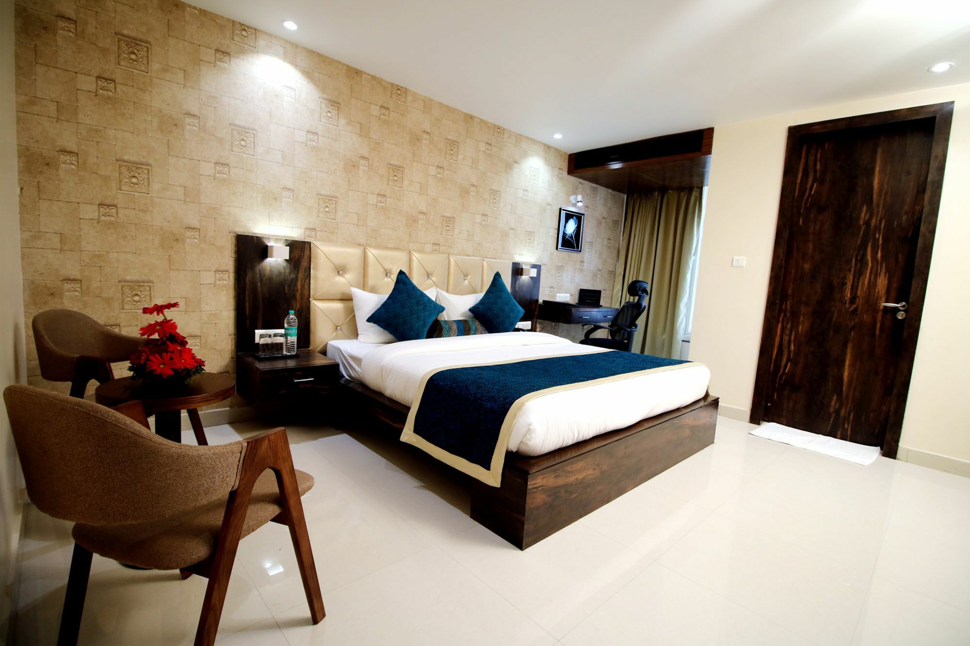 Pinnacle By Click Hotels, Lucknow Buitenkant foto