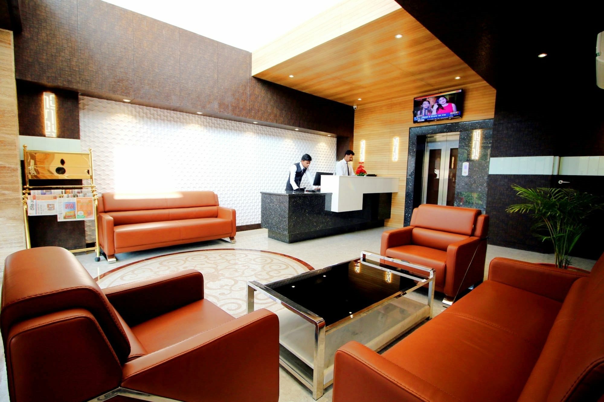 Pinnacle By Click Hotels, Lucknow Buitenkant foto