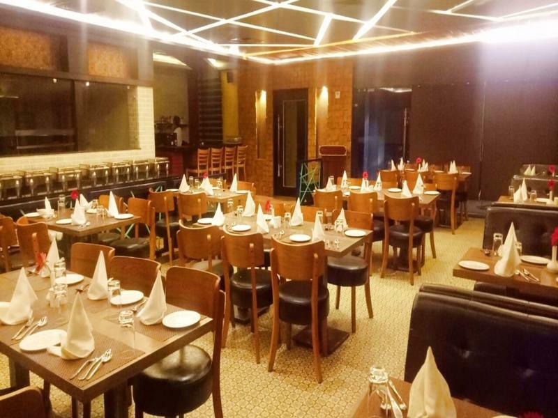 Pinnacle By Click Hotels, Lucknow Buitenkant foto